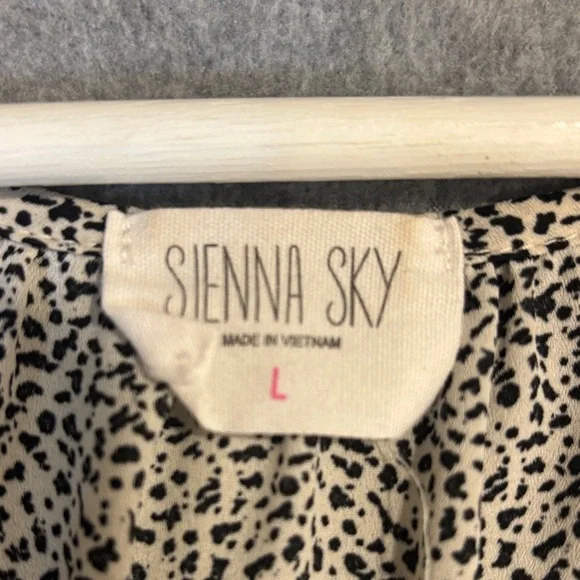 Sienna Sky Black and White Speckled Tie-Front Blouse - Picture 12 of 12